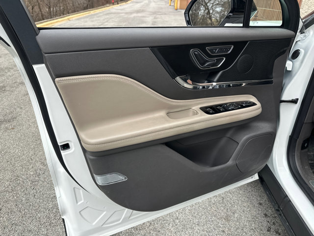 Used 2023 Lincoln Corsair Reserve w/ Equipment Group 201A image 28