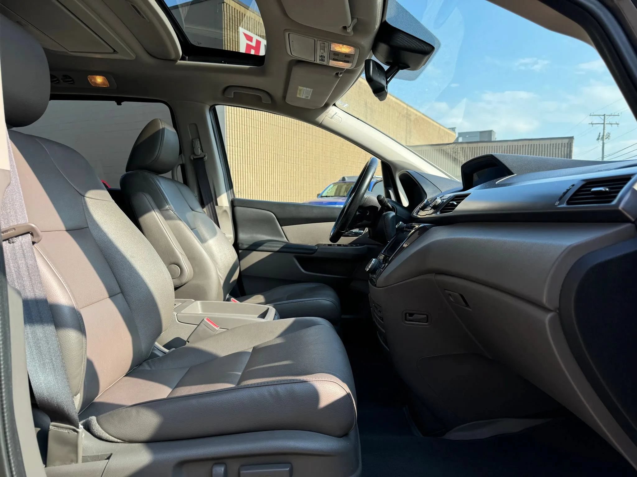 Used 2014 Honda Odyssey Touring image 25