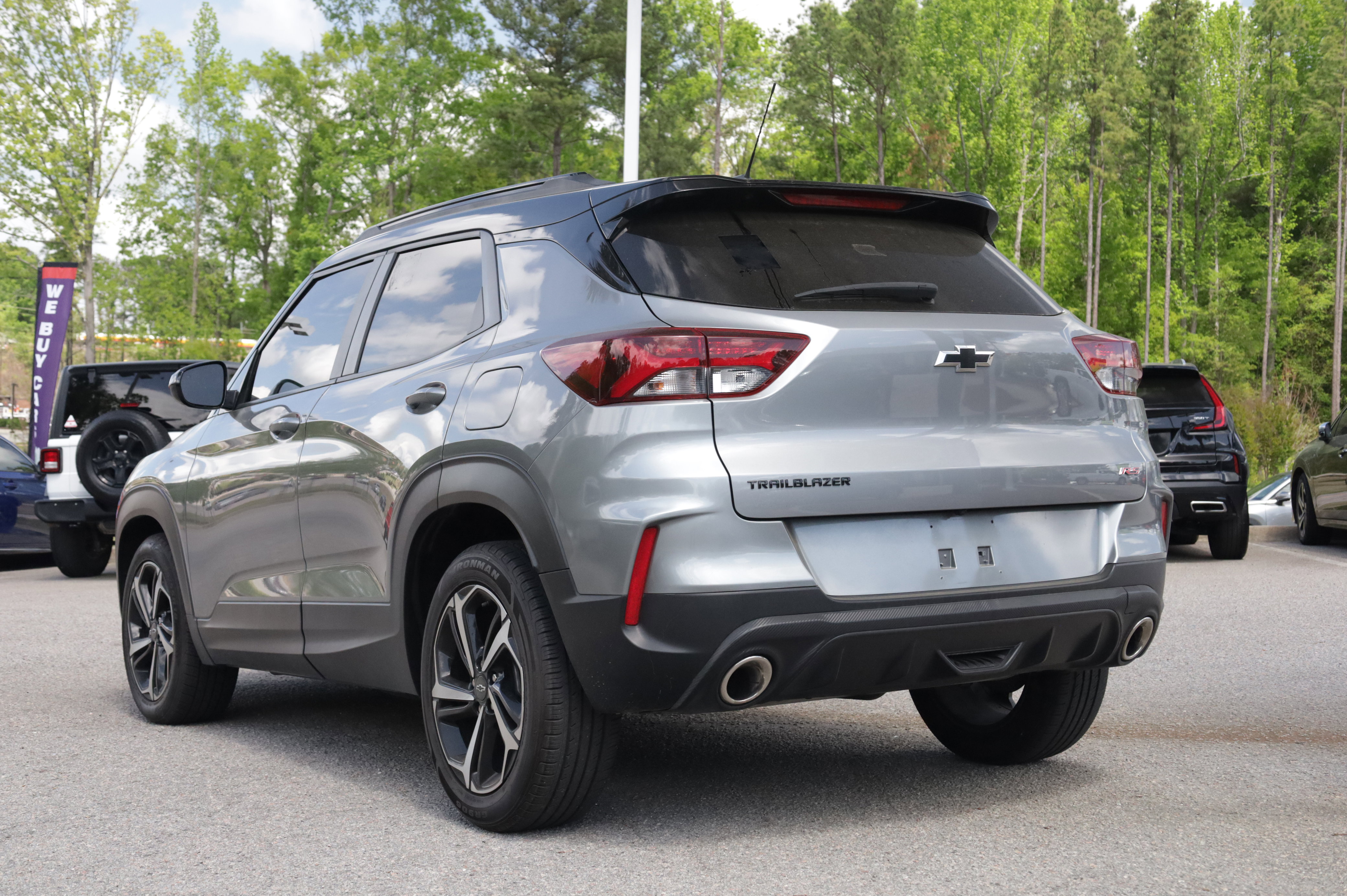 Used 2023 Chevrolet TrailBlazer RS w/ Convenience Package FWD image 3