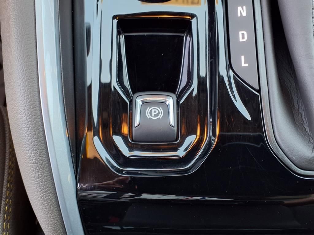 Used 2023 Chevrolet Colorado ZR2 w/ ZR2 Convenience Package III image 24