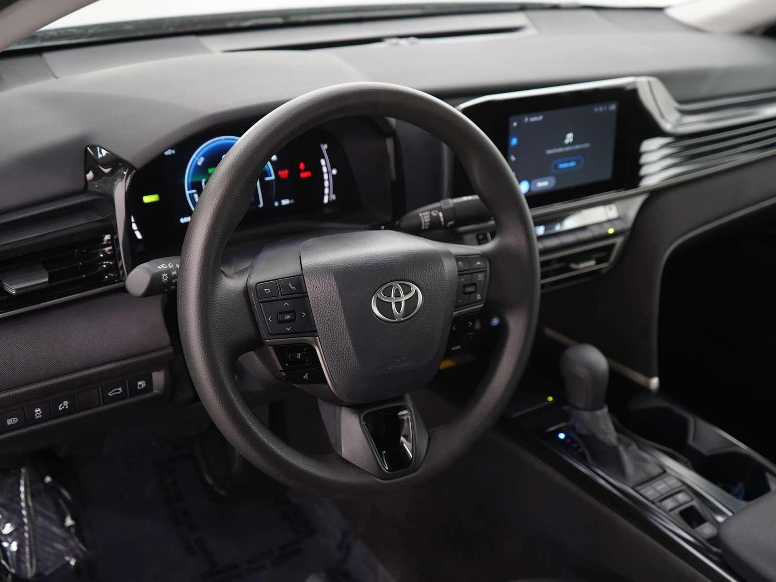 Used 2026 Toyota Camry LE FWD image 19