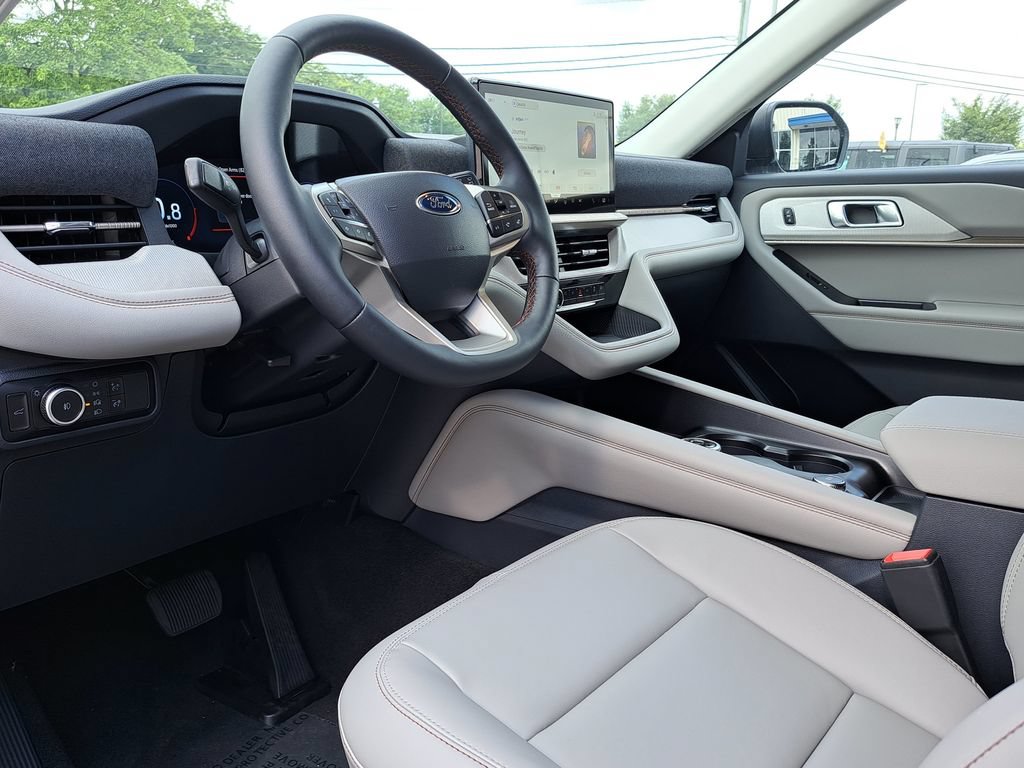 New 2026 Ford Explorer Active w/ Active Comfort Package AWD/4WD image 9