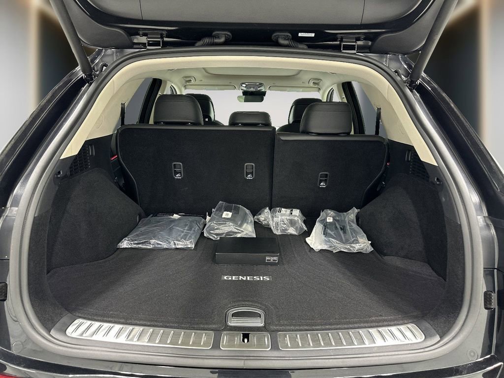 Certified 2026 Genesis GV70 2.5T Advanced AWD/4WD image 13