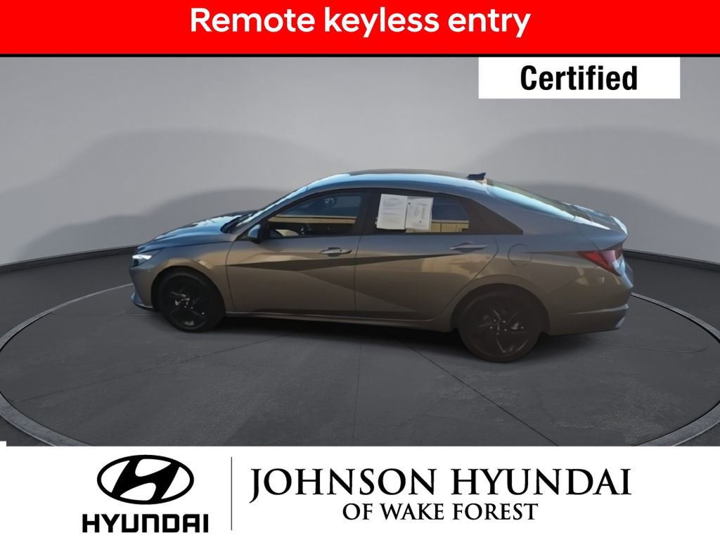 Certified 2023 Hyundai Elantra SEL w/ Preferred Accessory Package image 6
