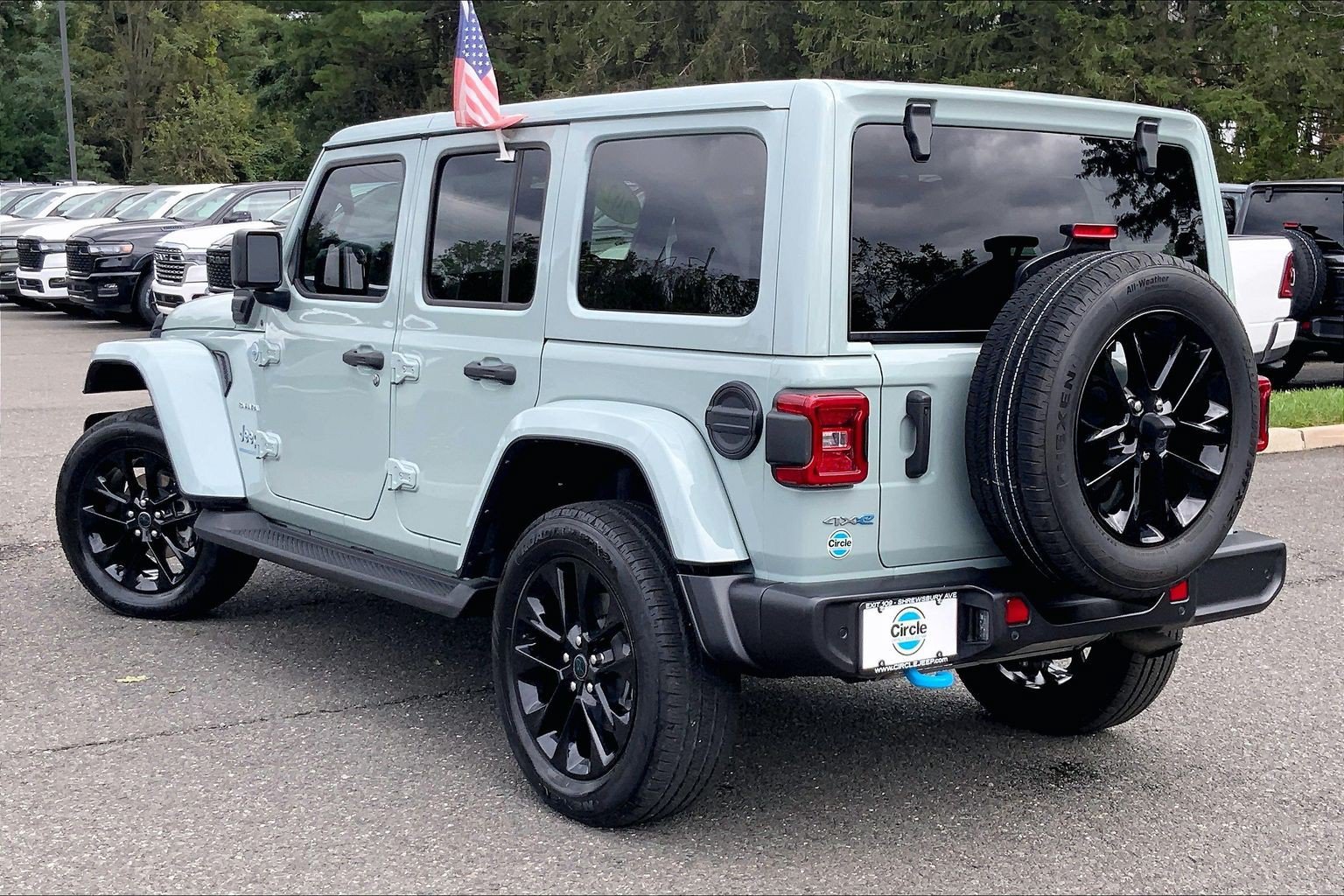 Certified 2024 Jeep Wrangler Unlimited Sahara w/ Technology Group AWD/4WD image 11