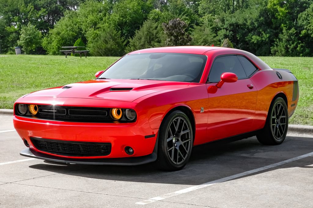 Used 2016 Dodge Challenger R/T Scat Pack RWD image 3