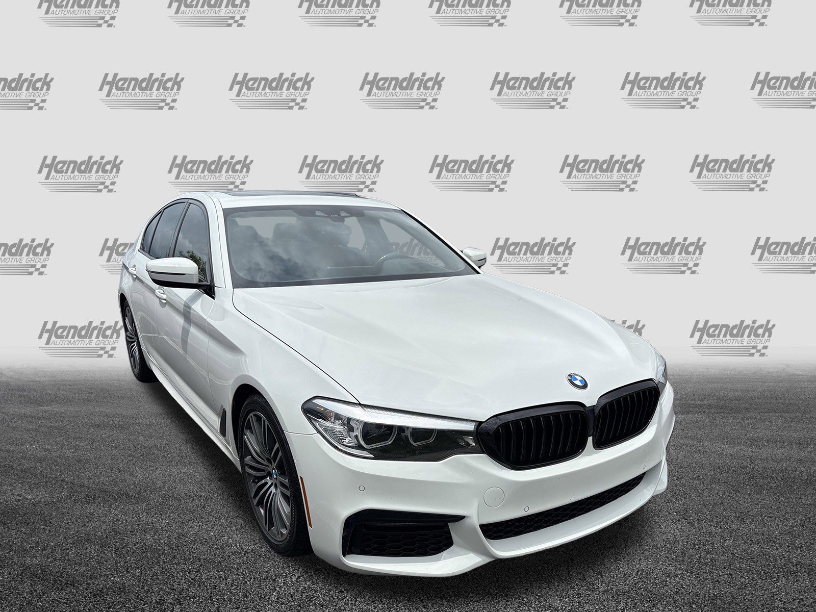 Used 2019 BMW 530i w/ M Sport Package RWD image 2