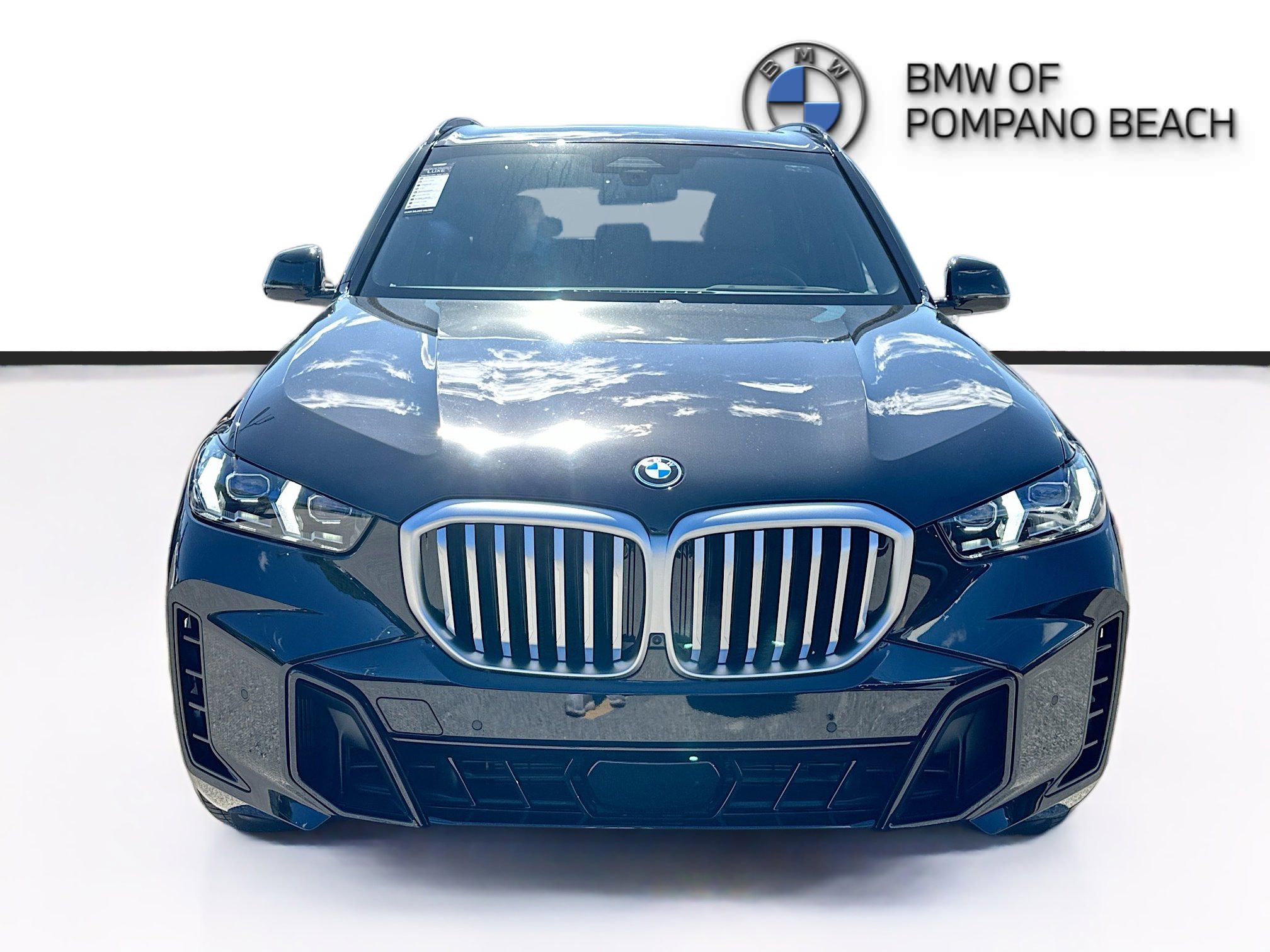 Used 2026 BMW X5 xDrive50e w/ M Sport Package image 2