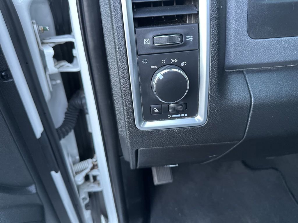 Used 2013 RAM 1500 Classic SLT image 11
