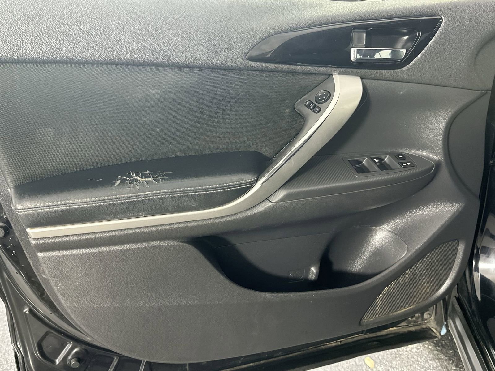 Used 2020 Mitsubishi Eclipse Cross SE image 33