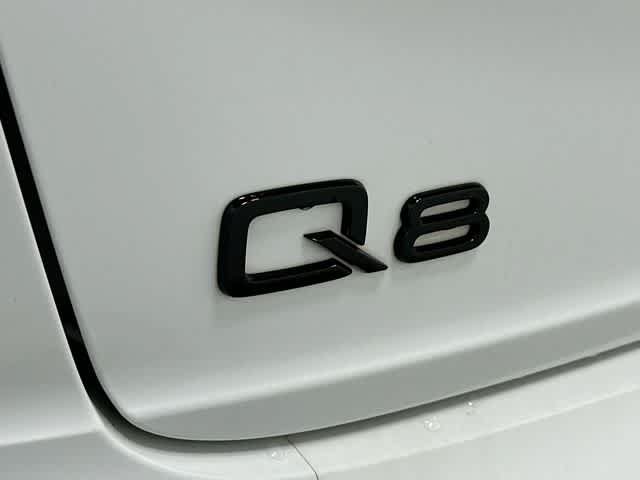 Used 2022 Audi Q8 Prestige AWD/4WD image 30