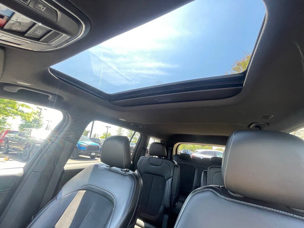 Used 2024 Jeep Grand Cherokee L Altitude AWD/4WD image 30