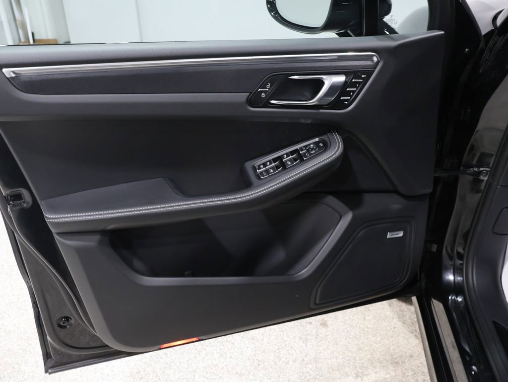Used 2026 Porsche Macan GTS image 12