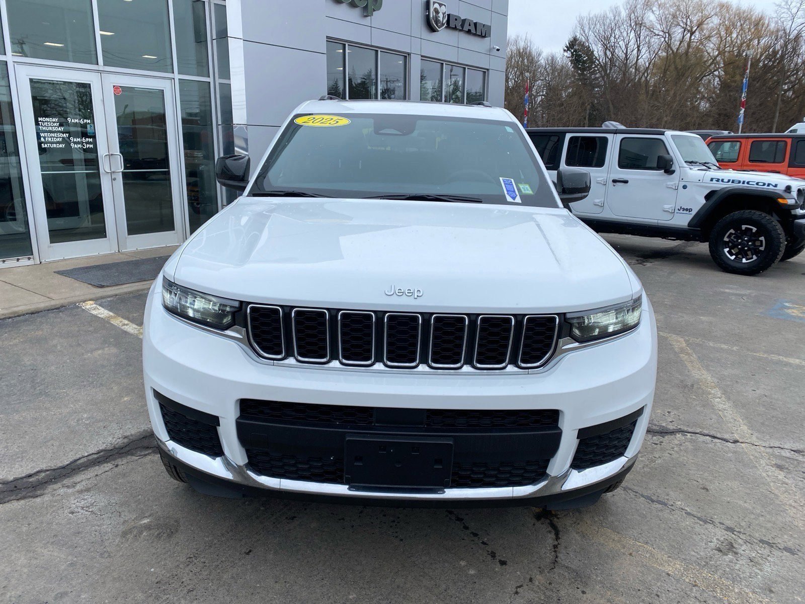 Used 2025 Jeep Grand Cherokee L Laredo w/ Trailer Tow Package AWD/4WD image 36