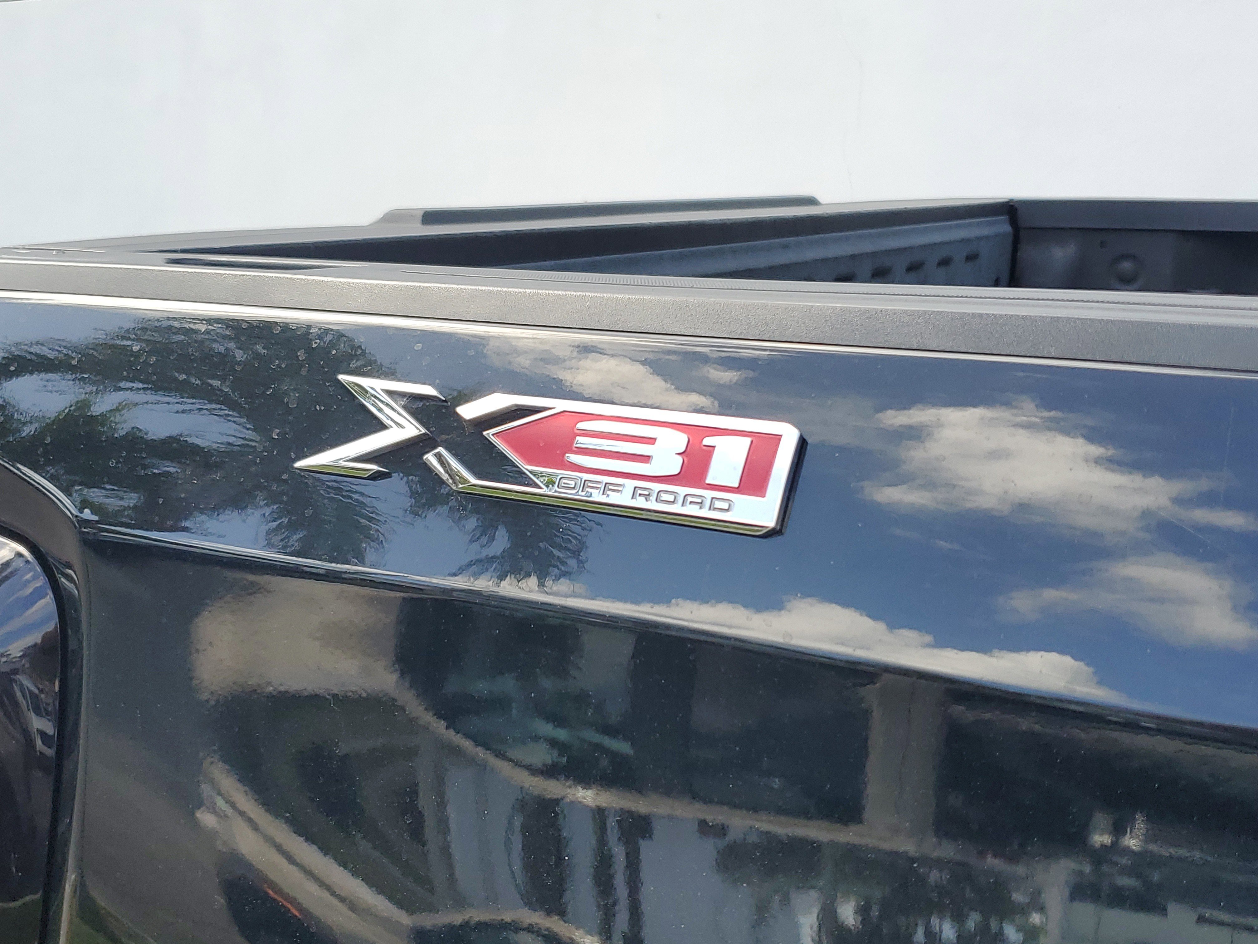 Used 2021 GMC Sierra 1500 Elevation w/ Preferred Package image 7