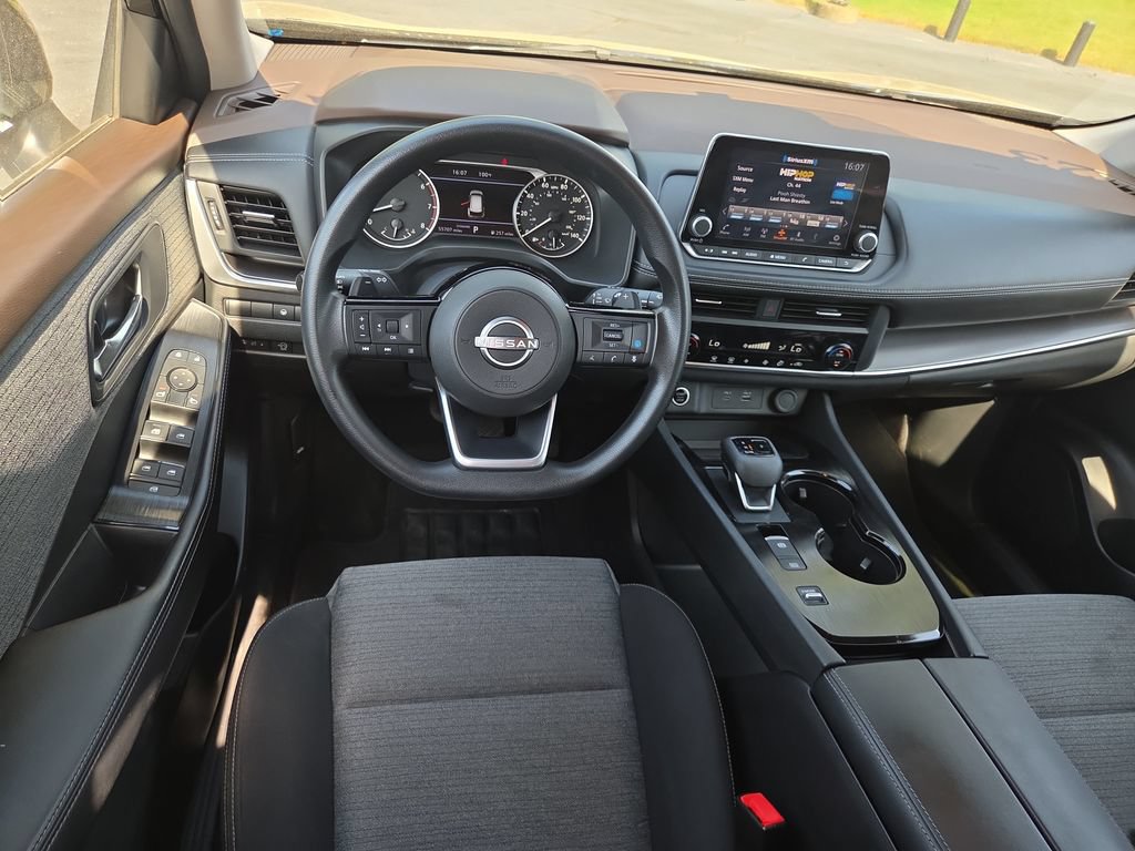 Used 2023 Nissan Rogue SV FWD image 13