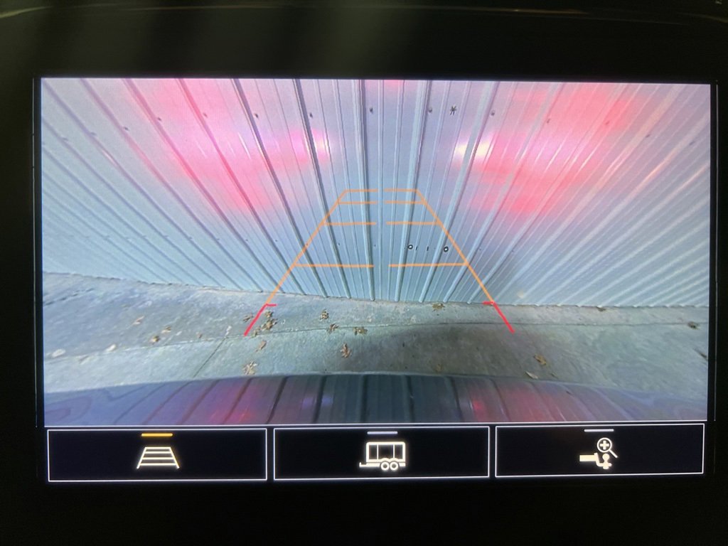 Used 2023 Chevrolet Traverse LT image 18