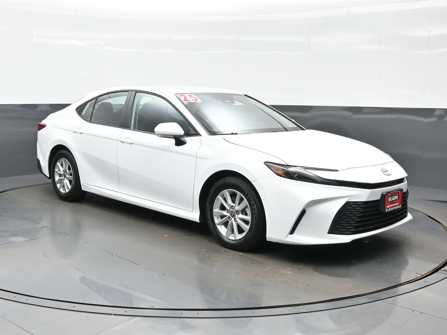 Used 2025 Toyota Camry LE FWD image 8