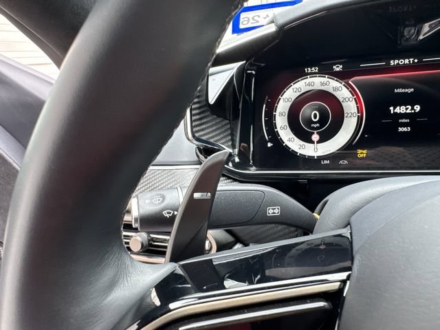 Used 2025 Aston Martin V8 Vantage Coupe RWD image 20