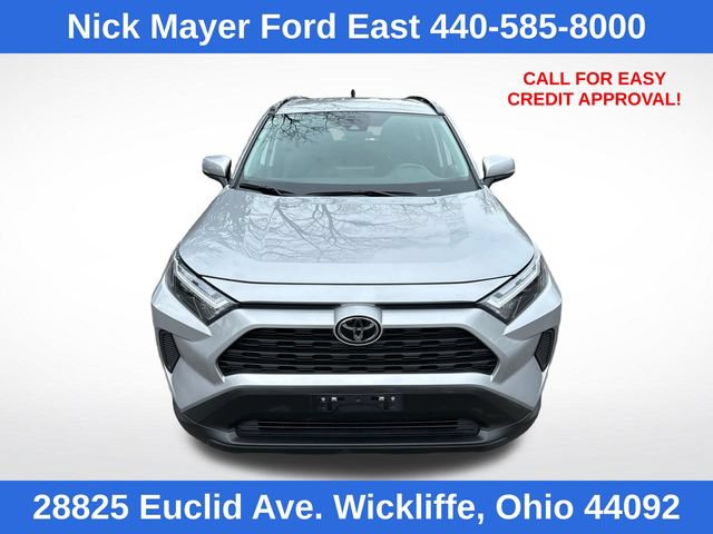 Used 2025 Toyota RAV4 XLE AWD/4WD image 2
