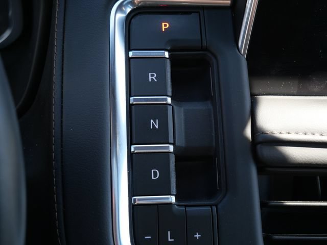 Used 2023 Chevrolet Suburban High Country AWD/4WD image 25