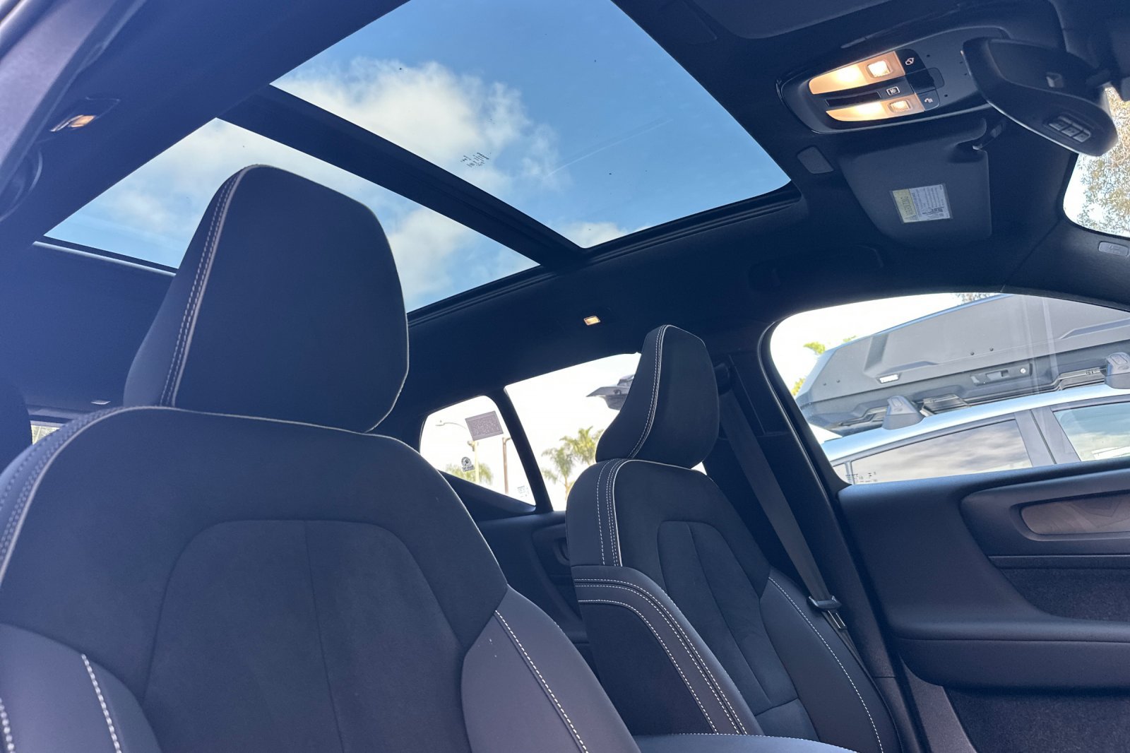Certified 2024 Volvo XC40 Recharge Ultimate w/ Protection Package Premier RWD image 19