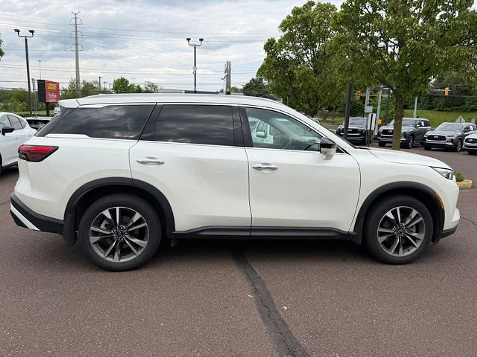Certified 2025 INFINITI QX60 Luxe AWD/4WD image 5