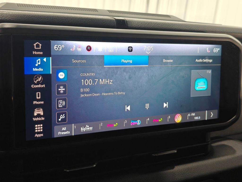 Used 2024 Jeep Wrangler Unlimited image 31
