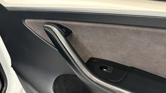 Used 2023 Tesla Model Y Long Range AWD/4WD image 24