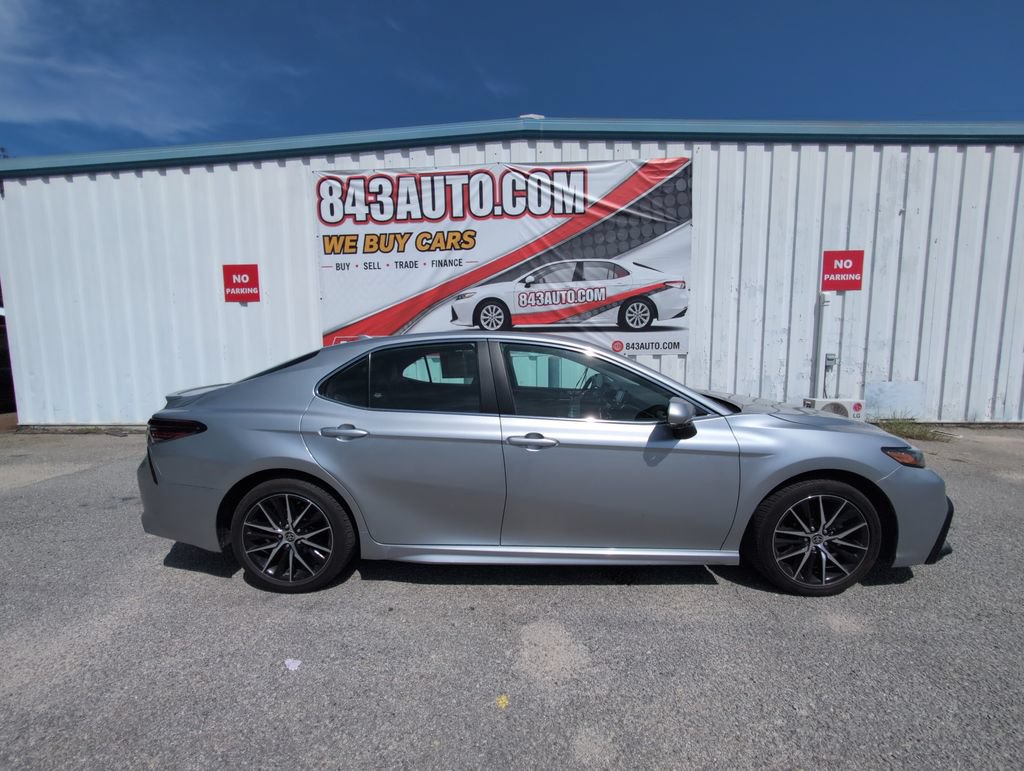 Used 2024 Toyota Camry SE FWD image 9