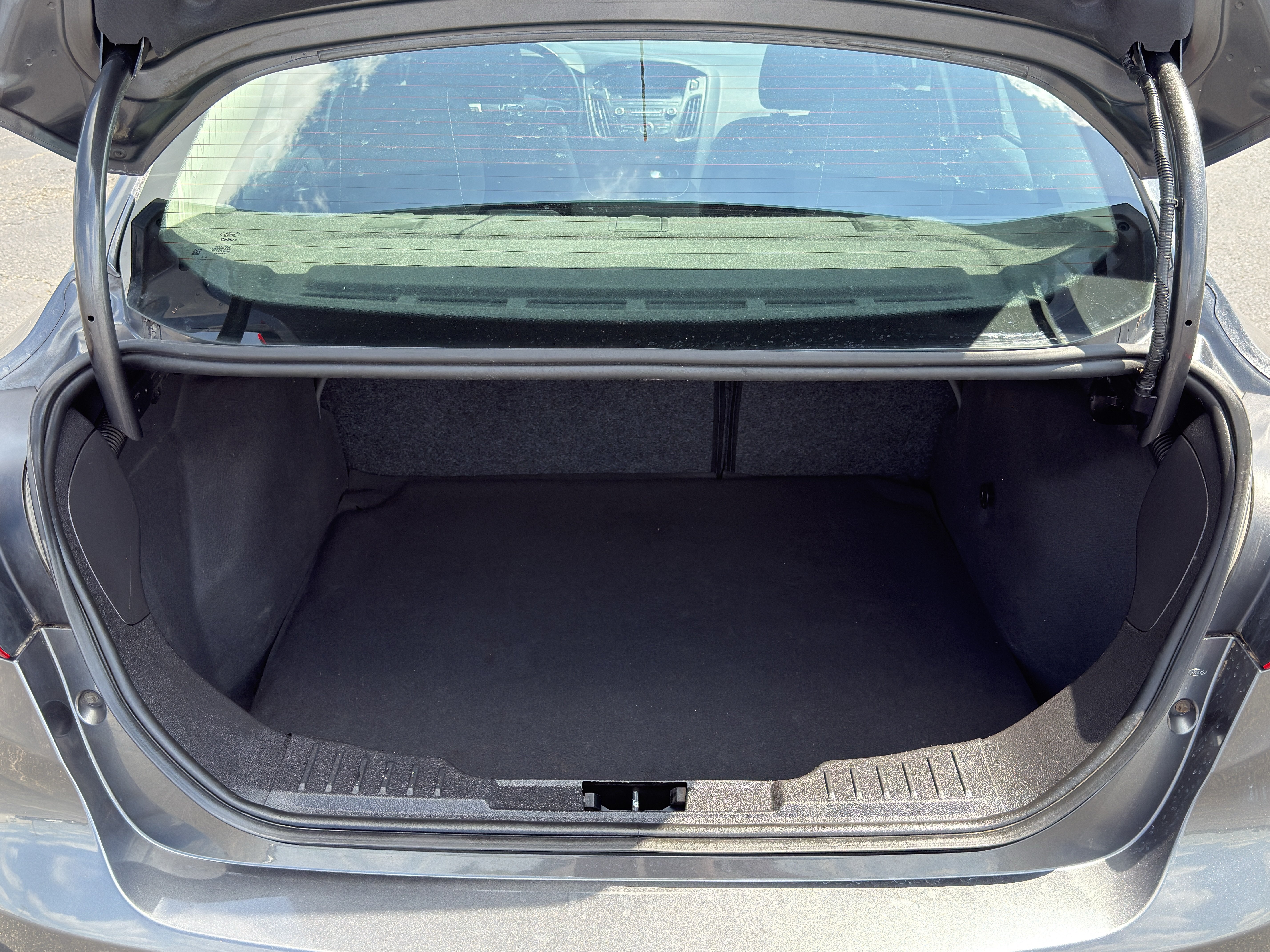 Used 2015 Ford Focus SE w/ SE Cold Weather Package FWD image 10