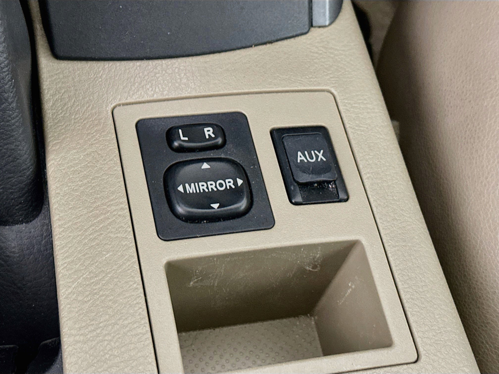 Used 2011 Toyota RAV4 Limited w/ Limited Extra Value Pkg AWD/4WD image 24