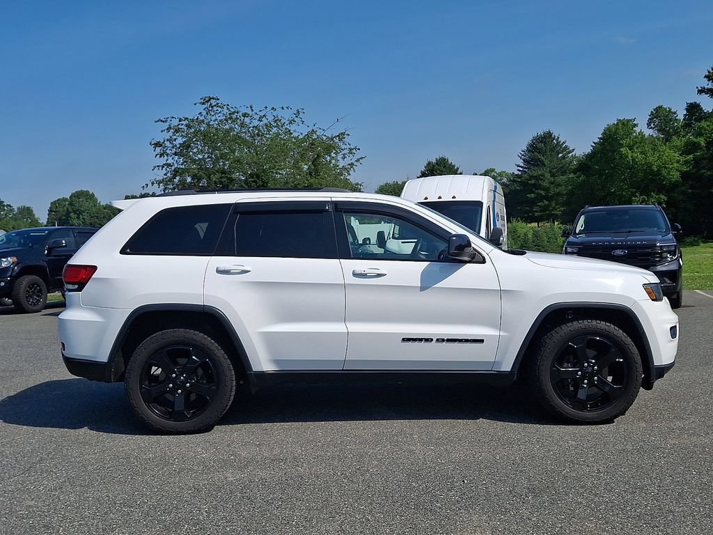 Used 2019 Jeep Grand Cherokee Laredo AWD/4WD image 7