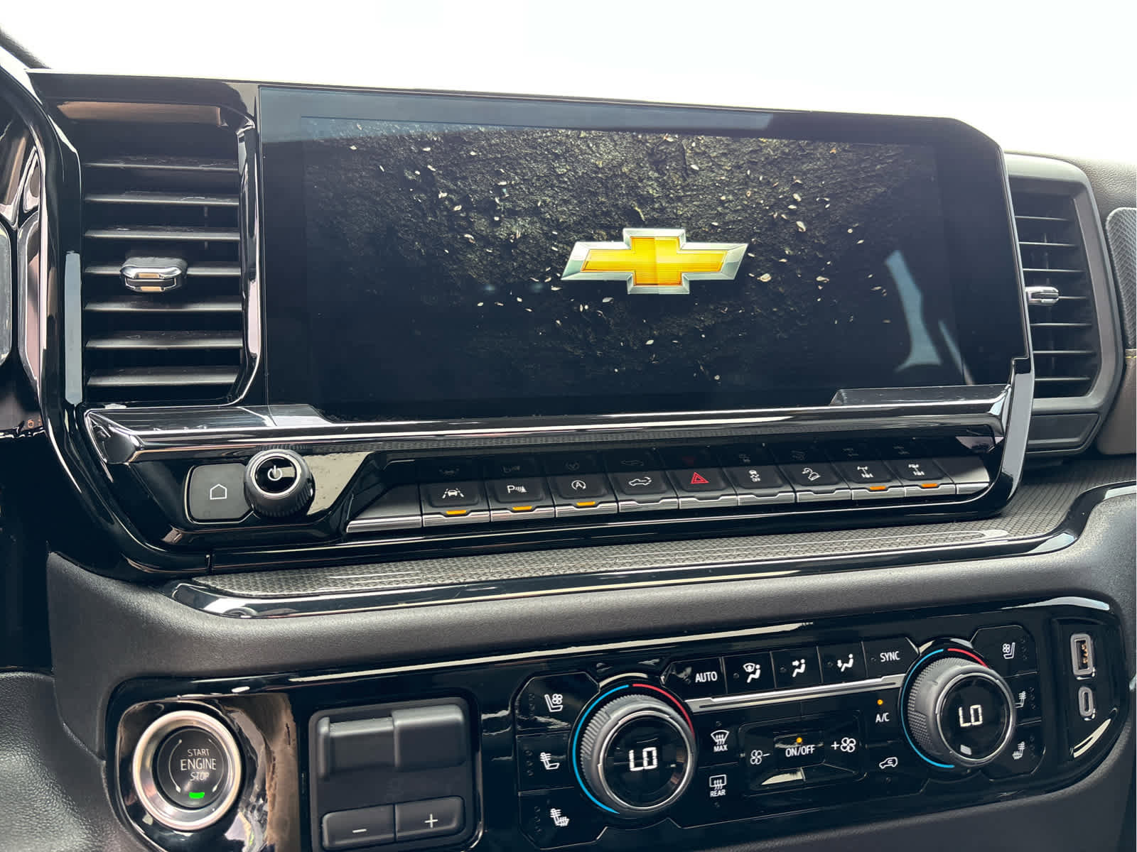 Certified 2024 Chevrolet Silverado 1500 ZR2 w/ Technology Package image 15