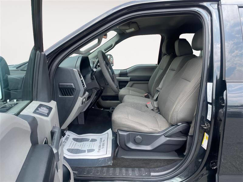 Used 2015 Ford F150 XLT image 9