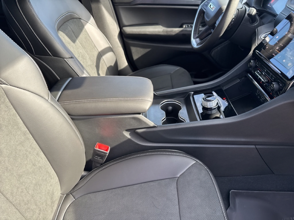 New 2025 Jeep Grand Cherokee 4WD image 36