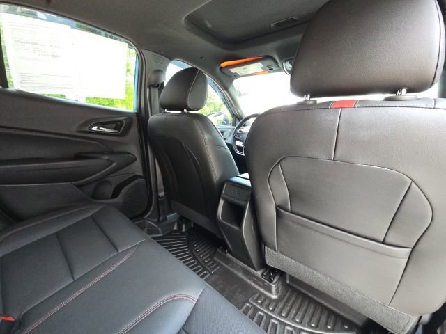 Used 2025 Chevrolet Trax RS w/ Sunroof Package FWD image 15