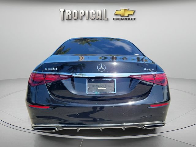 Used 2022 Mercedes-Benz S 580 4MATIC Sedan w/ AMG Line Package image 3