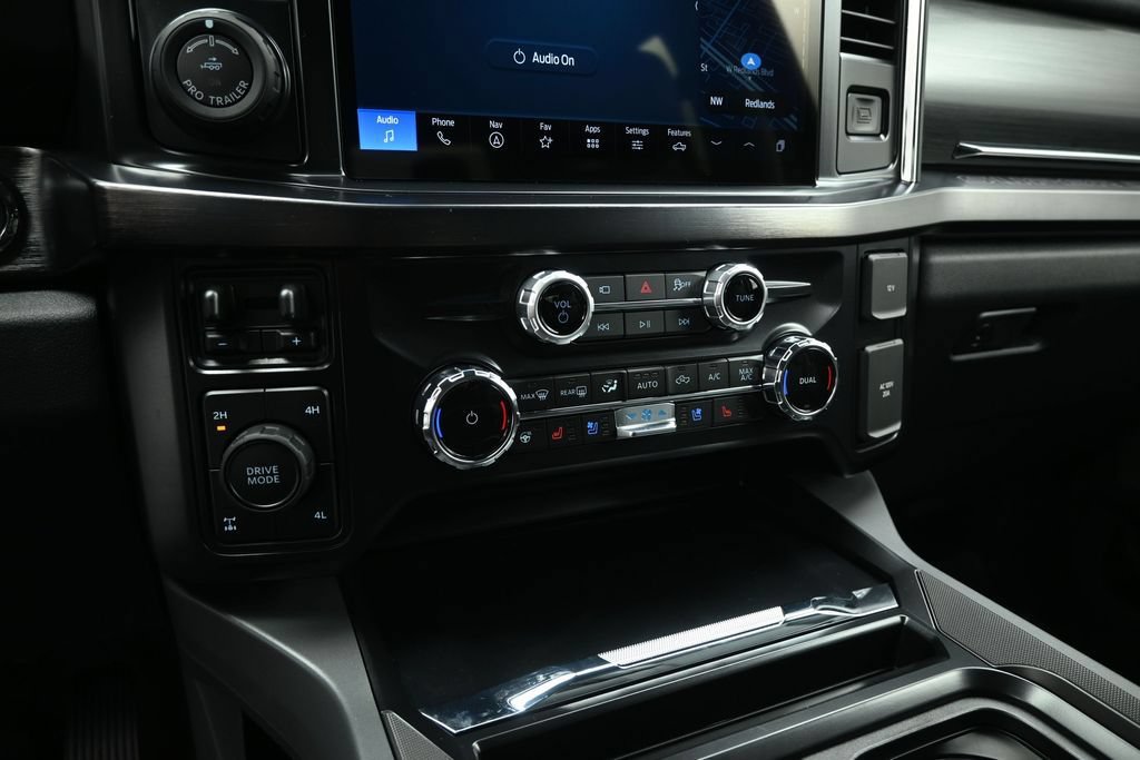 New 2026 Ford F250 Lariat w/ Black Appearance Package AWD/4WD image 16