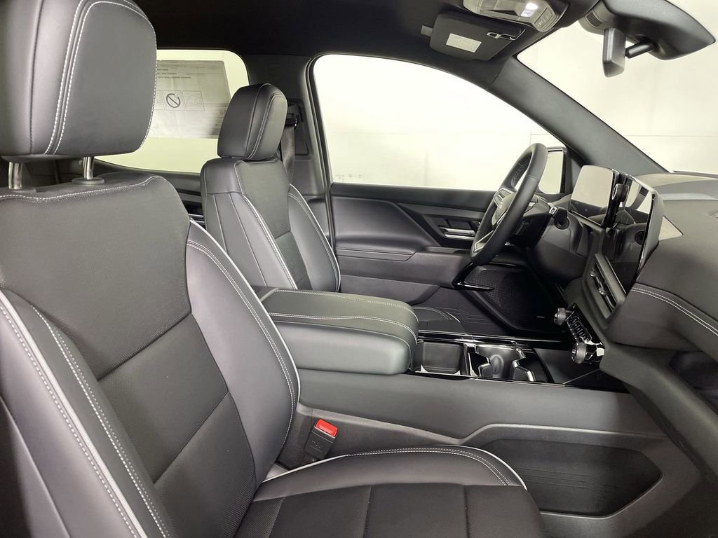 New 2025 Chevrolet Silverado EV LT image 30