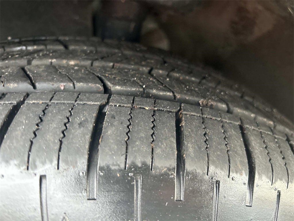 Used 2023 Chrysler Pacifica Touring-L image 10