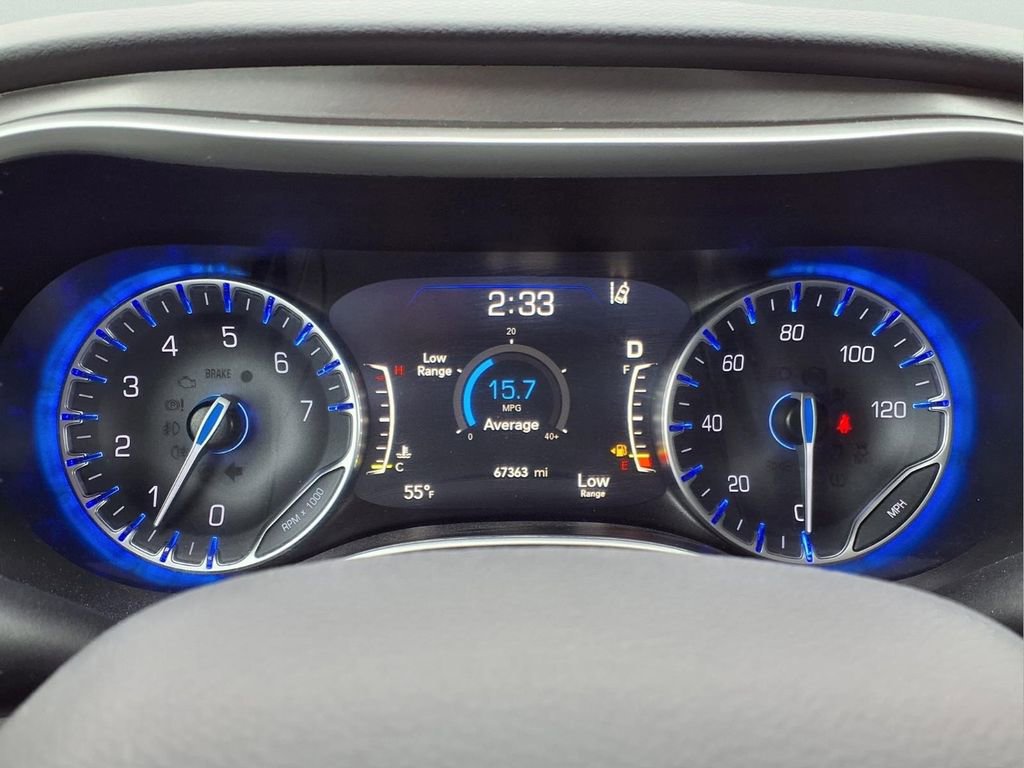 Used 2024 Chrysler Pacifica Touring-L FWD image 19