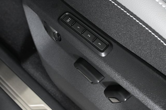 New 2026 Volkswagen Atlas Cross Sport SEL image 21