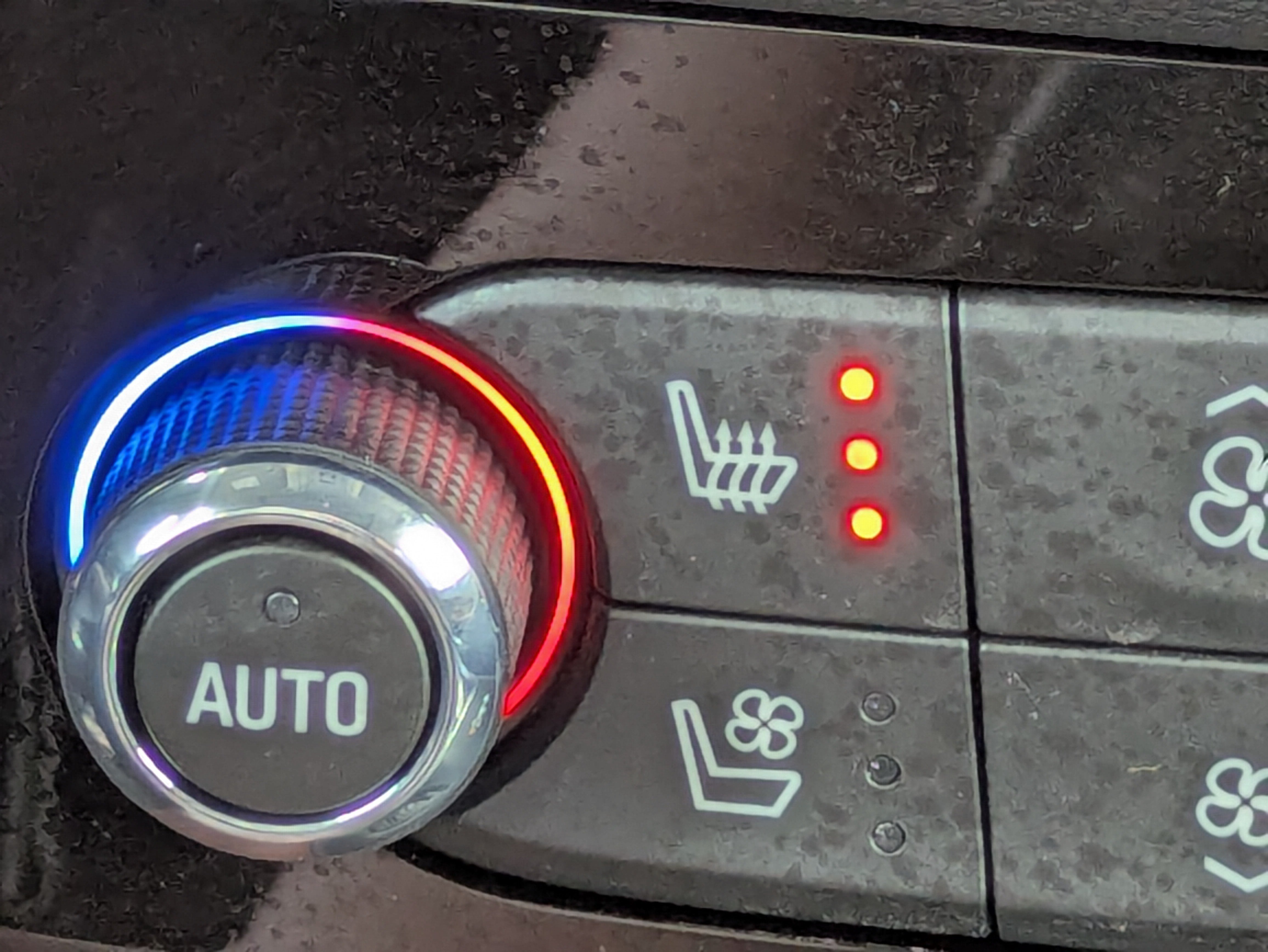 Used 2019 Buick Enclave Avenir w/ Avenir Technology Package AWD/4WD image 28