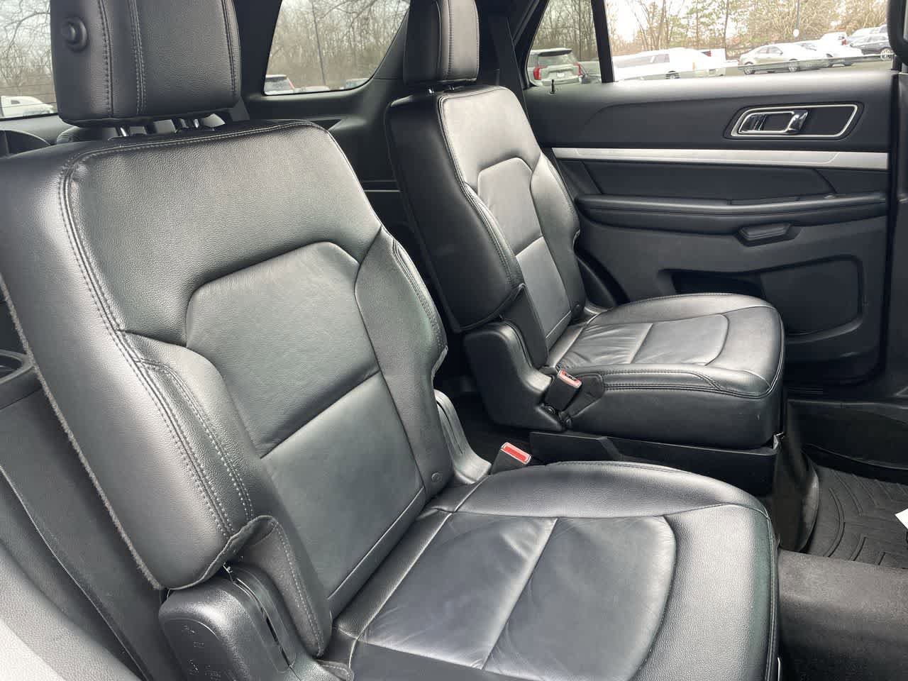 Used 2016 Ford Explorer XLT w/ Equipment Group 202A AWD/4WD image 15