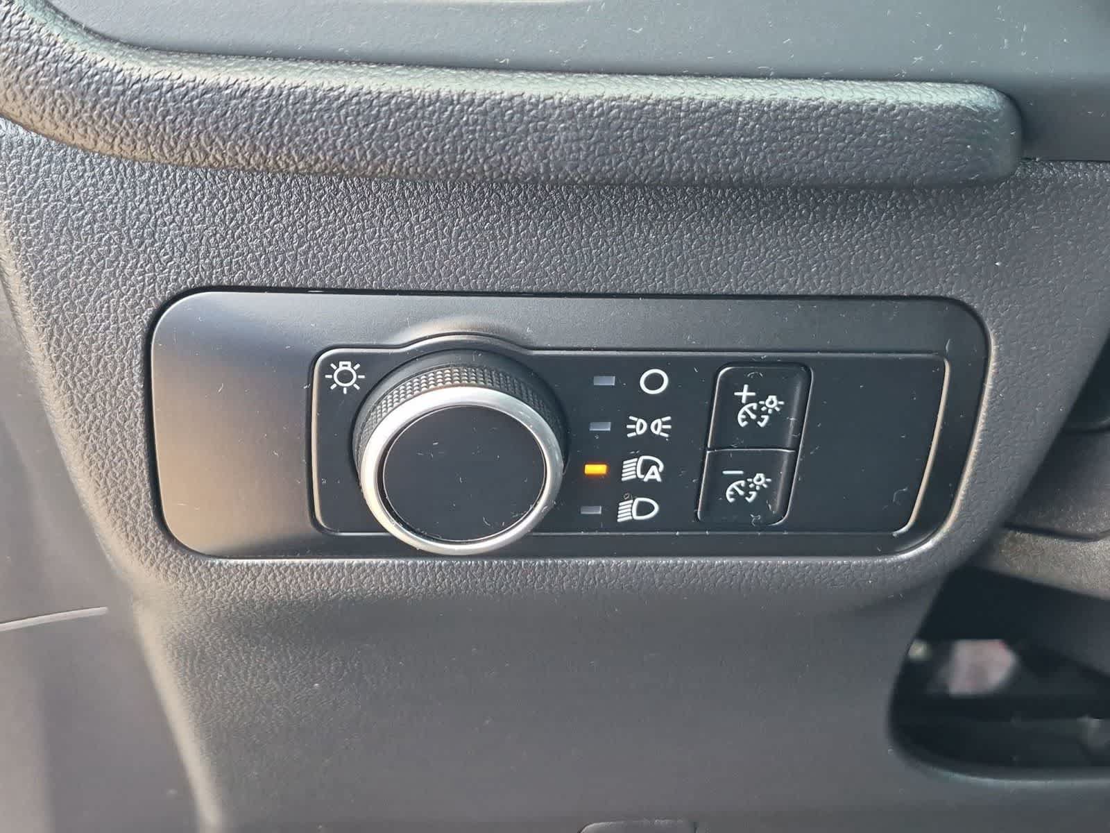 Used 2025 Ford Escape ST-Line FWD image 17