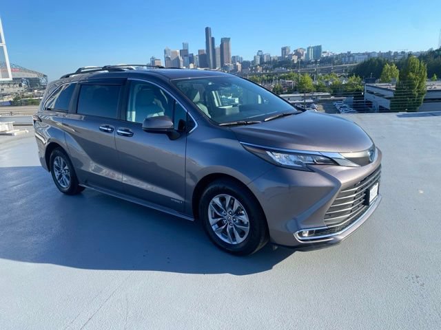 Used 2021 Toyota Sienna XLE AWD/4WD image 26