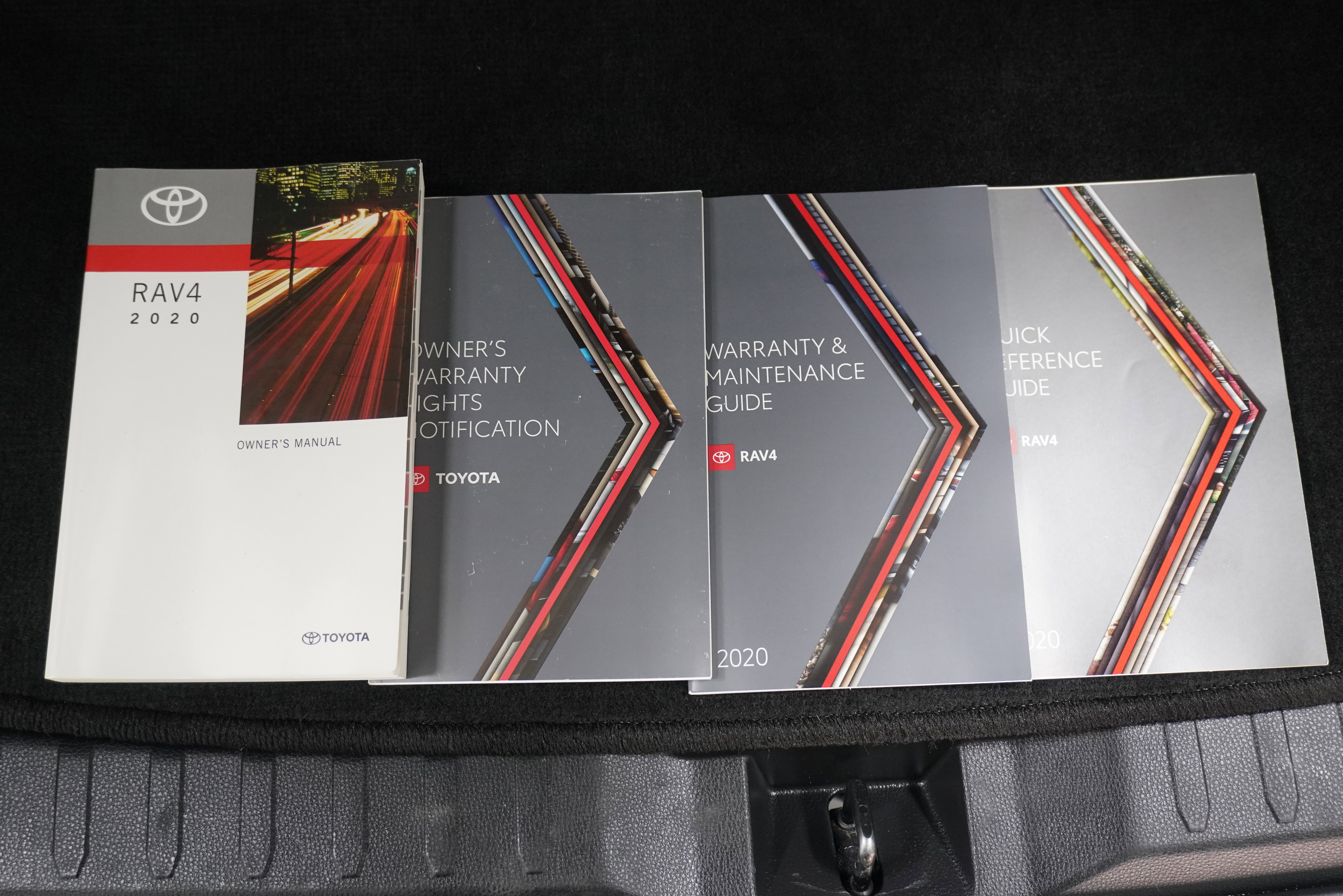 Used 2020 Toyota RAV4 XLE Premium image 25