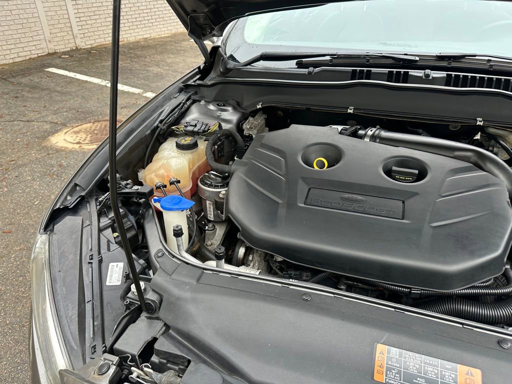 Used 2014 Ford Fusion SE w/ Equipment Group 202A image 21