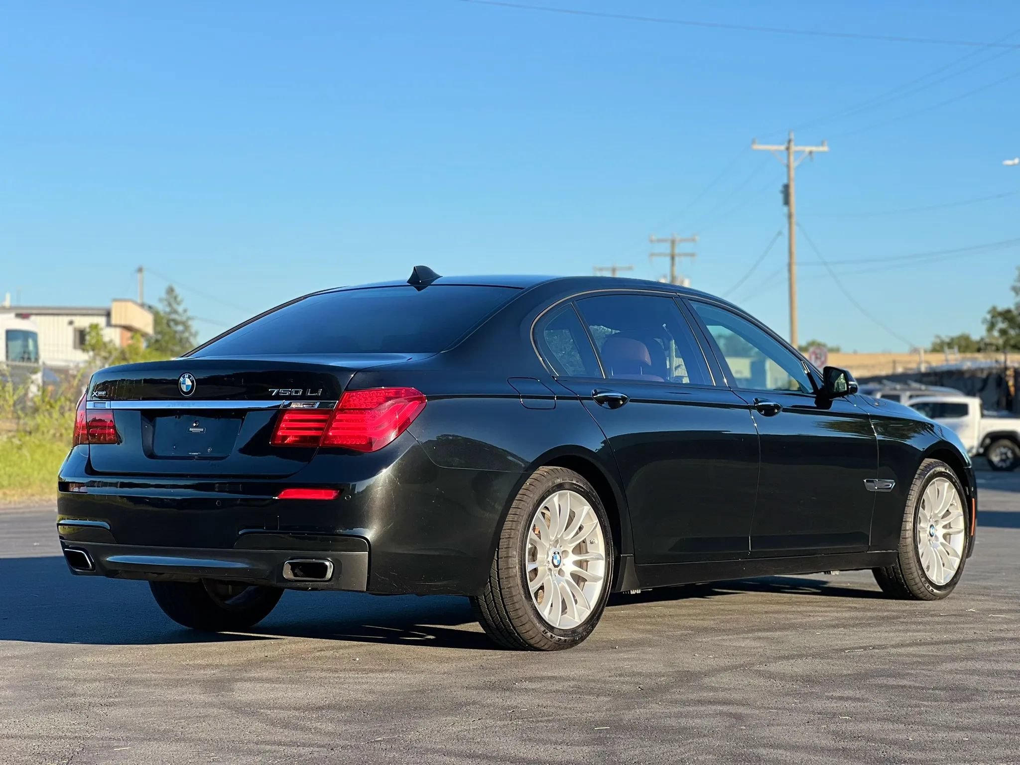 Used 2013 BMW 750Li xDrive w/ Executive Pkg AWD/4WD image 5